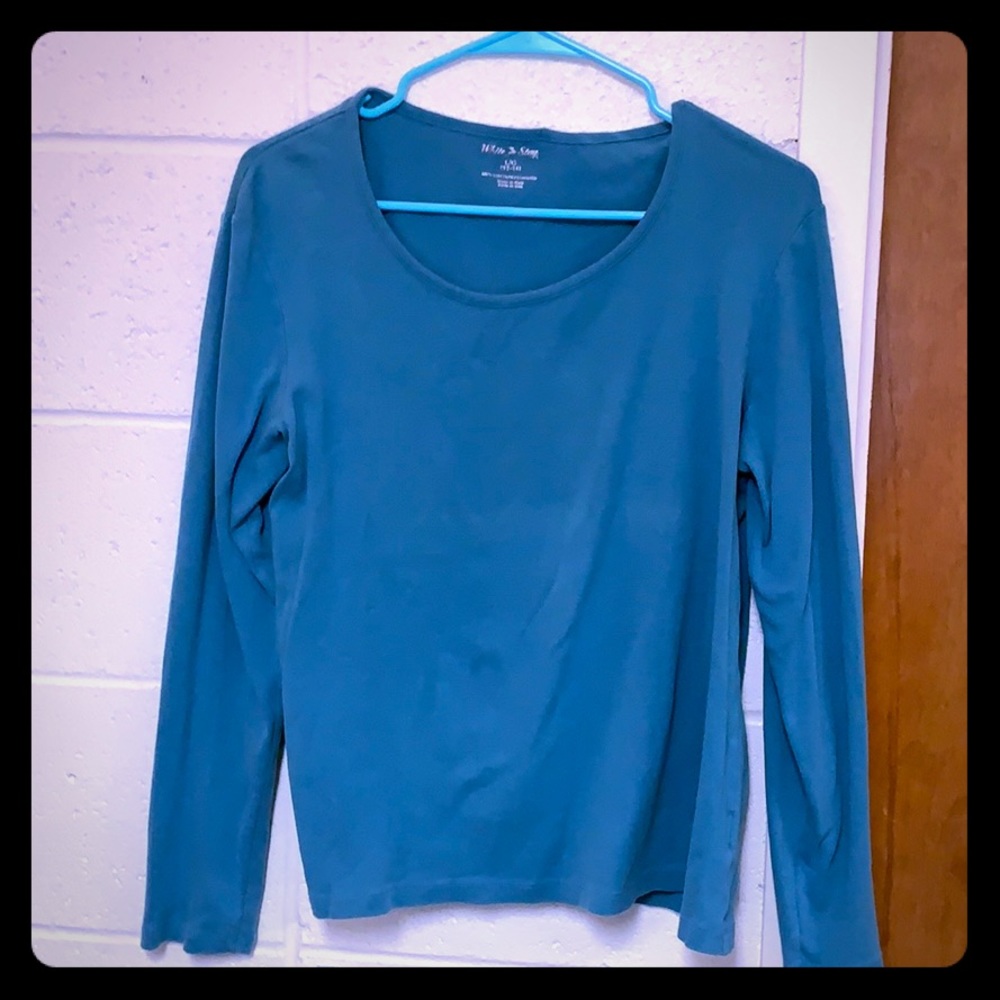 White stag long sleeve shirt